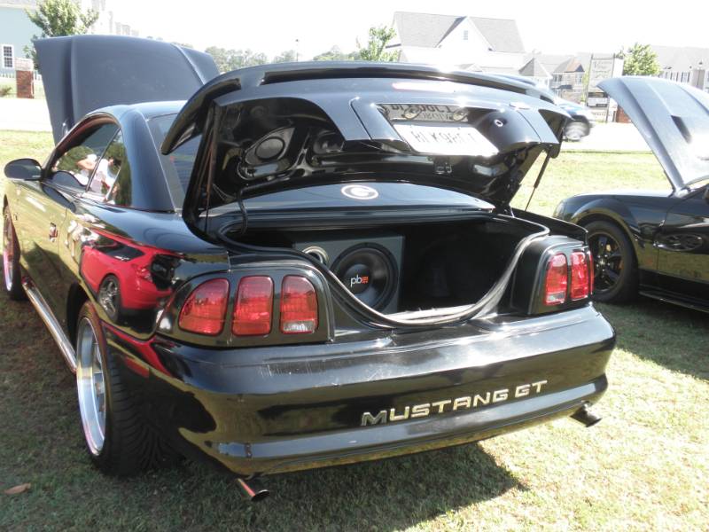 Tire size 1998 ford mustang gt